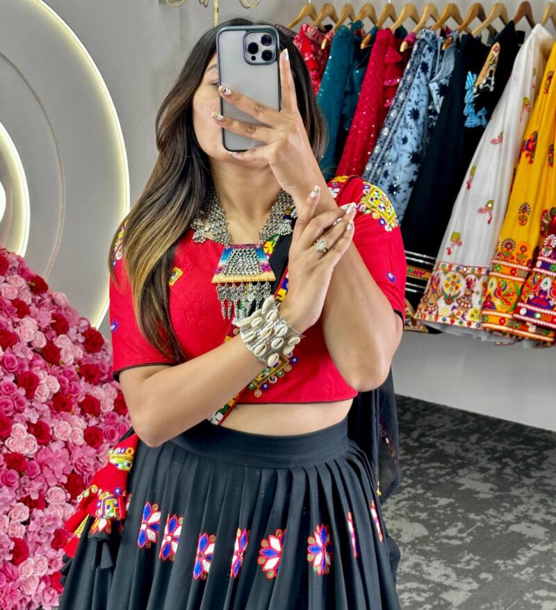 lehengacholi